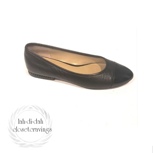 Micheal Kors Flats - Picture 1 of 4